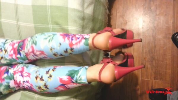 He's fucking my floral leggings, hot blue thong and pussy with his BBC - Image 4