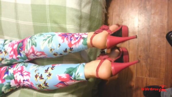 He's fucking my floral leggings, hot blue thong and pussy with his BBC - Image 3